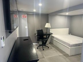 2242 Polk St, Hollywood FL 33020
