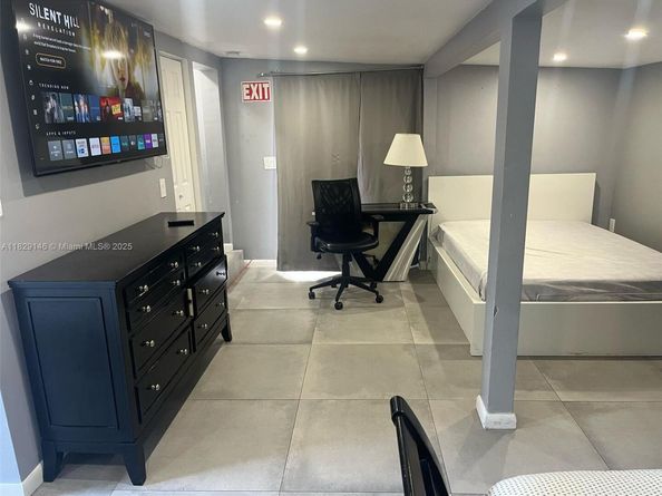 2242 Polk St, Hollywood FL 33020