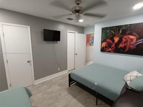 2242 Polk St, Hollywood FL 33020
