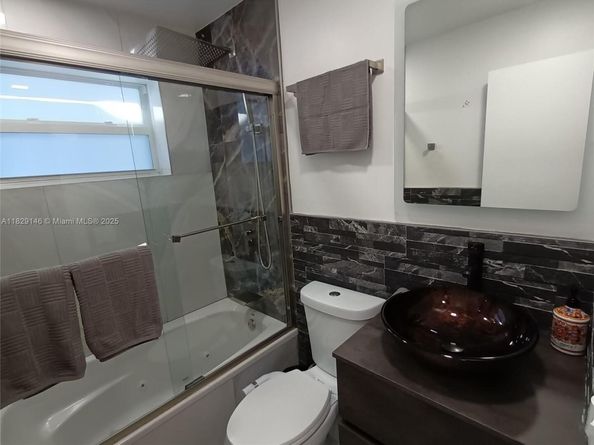 2242 Polk St, Hollywood FL 33020