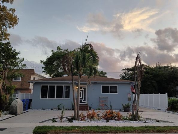 2242 Polk St, Hollywood FL 33020