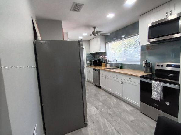 2242 Polk St, Hollywood FL 33020