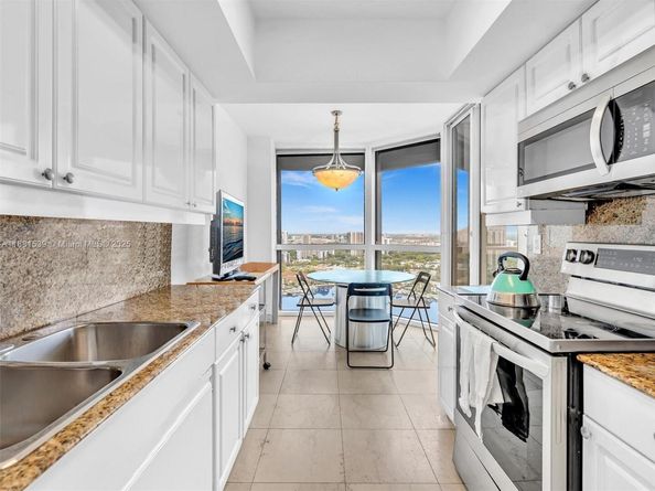 21205 Yacht Club Dr 2605, Aventura FL 33180
