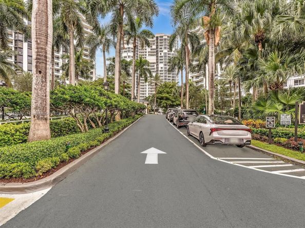 21205 Yacht Club Dr 2605, Aventura FL 33180