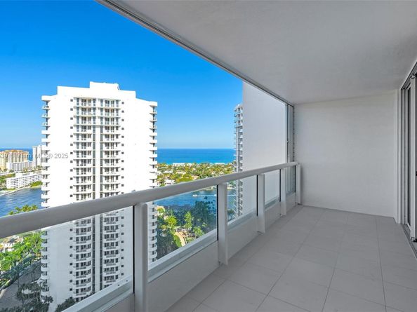 21205 Yacht Club Dr 2605, Aventura FL 33180