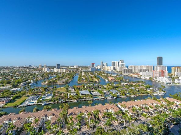 21205 Yacht Club Dr 2605, Aventura FL 33180