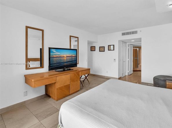 21205 Yacht Club Dr 2605, Aventura FL 33180