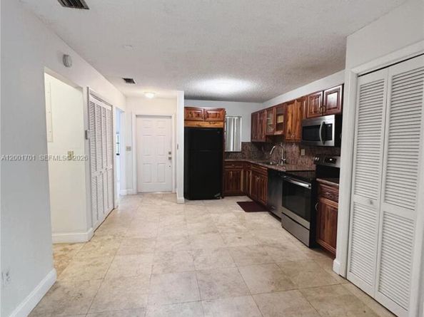 3054 Center St 3054, Miami FL 33133