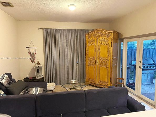 15809 SW 65th Ter, Miami FL 33193