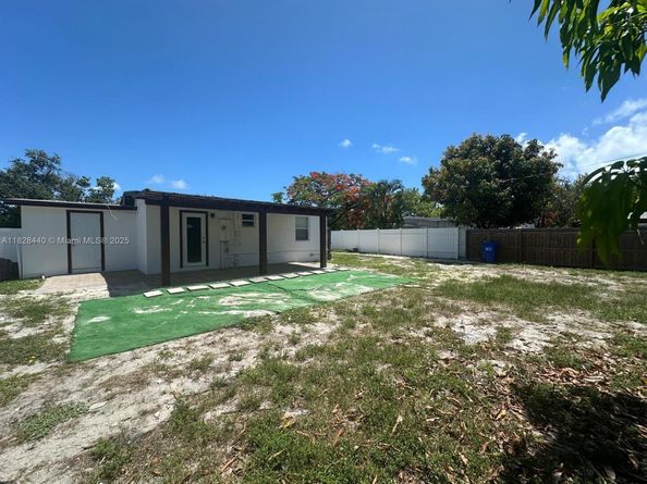 1754 NE 48th Ct, Pompano Beach FL 33064