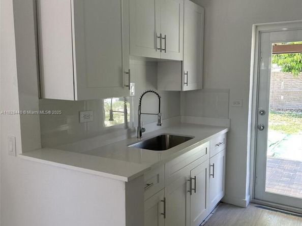 1754 NE 48th Ct, Pompano Beach FL 33064