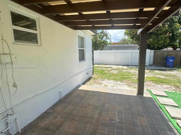 1754 NE 48th Ct, Pompano Beach FL 33064