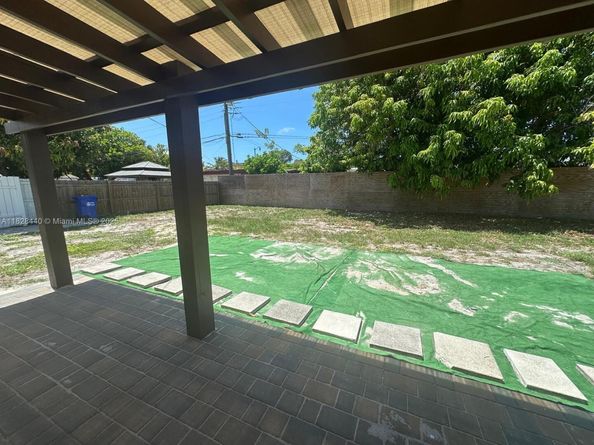 1754 NE 48th Ct, Pompano Beach FL 33064