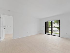 903 NE 199th ST 104, Miami FL 33179