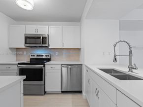 903 NE 199th ST 104, Miami FL 33179