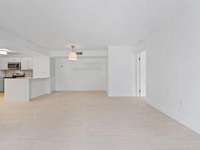 903 NE 199th ST 104, Miami FL 33179