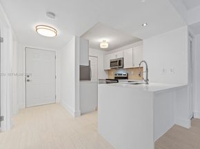 903 NE 199th ST 104, Miami FL 33179