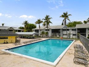 903 NE 199th ST 104, Miami FL 33179