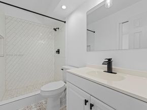 903 NE 199th ST 104, Miami FL 33179