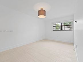 903 NE 199th ST 104, Miami FL 33179