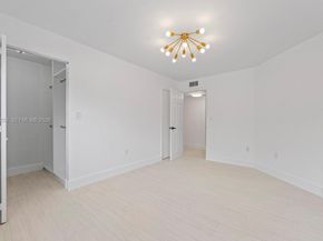 903 NE 199th ST 104, Miami FL 33179