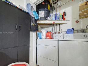 1057 NE 202nd Ln, Miami FL 33179