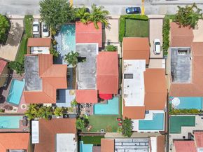 1057 NE 202nd Ln, Miami FL 33179