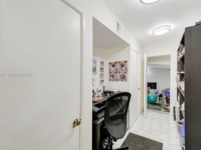 1057 NE 202nd Ln, Miami FL 33179