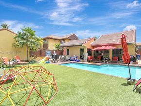 1057 NE 202nd Ln, Miami FL 33179