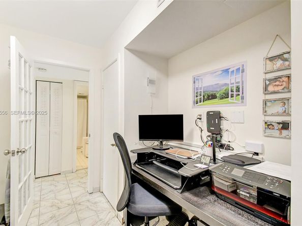 1057 NE 202nd Ln, Miami FL 33179