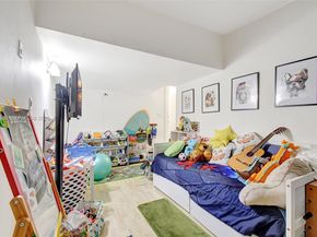 1057 NE 202nd Ln, Miami FL 33179