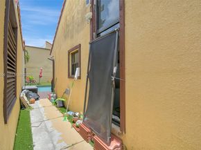 1057 NE 202nd Ln, Miami FL 33179