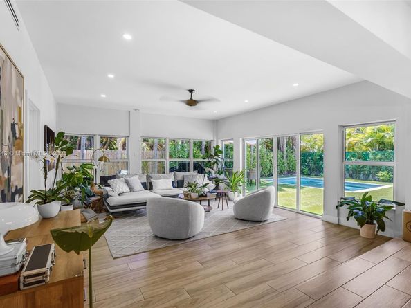 653 Glenridge Rd, Key Biscayne FL 33149