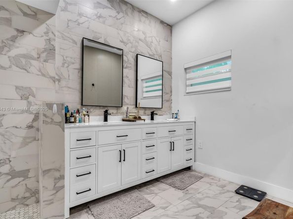 653 Glenridge Rd, Key Biscayne FL 33149