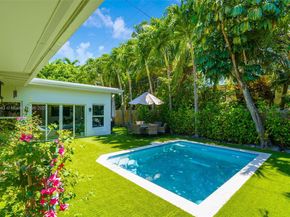 653 Glenridge Rd, Key Biscayne FL 33149