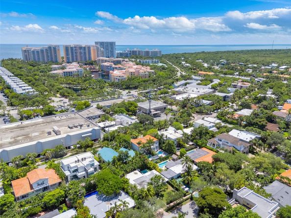 653 Glenridge Rd, Key Biscayne FL 33149