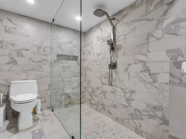 653 Glenridge Rd, Key Biscayne FL 33149