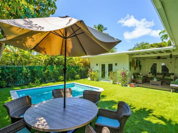 653 Glenridge Rd, Key Biscayne FL 33149
