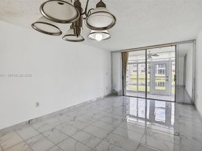 8951 Sunrise Lakes Blvd 105, Sunrise FL 33322