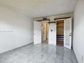 8951 Sunrise Lakes Blvd 105, Sunrise FL 33322