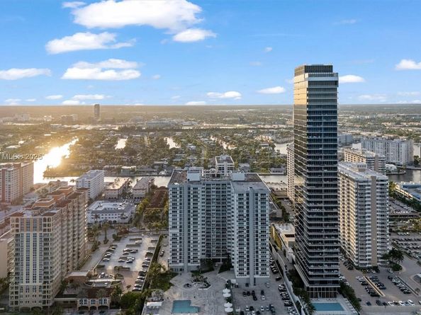 2030 S Ocean Dr 1607, Hallandale Beach FL 33009
