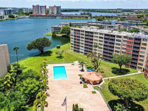 1750 NE 191st St 1001, Miami FL 33179