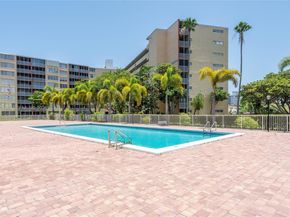 1750 NE 191st St 1001, Miami FL 33179