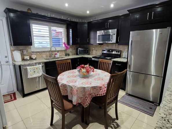 411 S Crescent Dr 105, Hollywood FL 33021