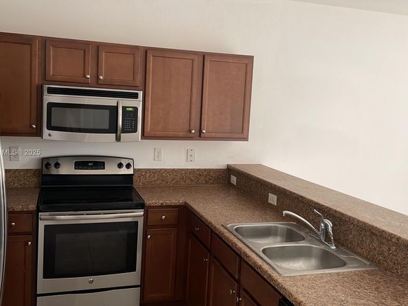 642 SE 32nd Ave, Homestead FL 33033
