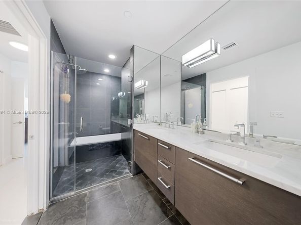 900 Biscayne Blvd 2602, Miami FL 33132