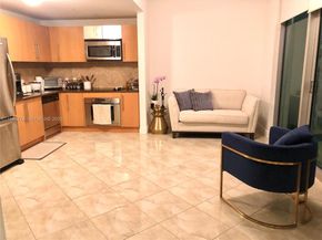 300 S Biscayne Blvd T1803, Miami FL 33131