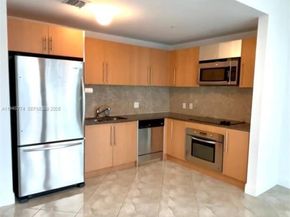 300 S Biscayne Blvd T1803, Miami FL 33131