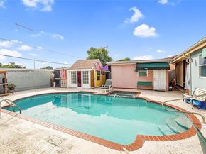 618 W 32nd St, Hialeah FL 33012