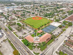 618 W 32nd St, Hialeah FL 33012